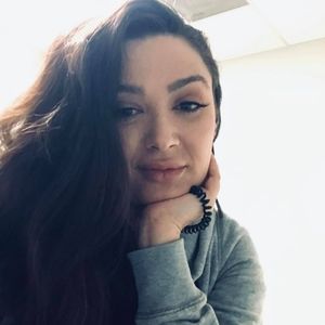 Meet your Posher, Caitlin